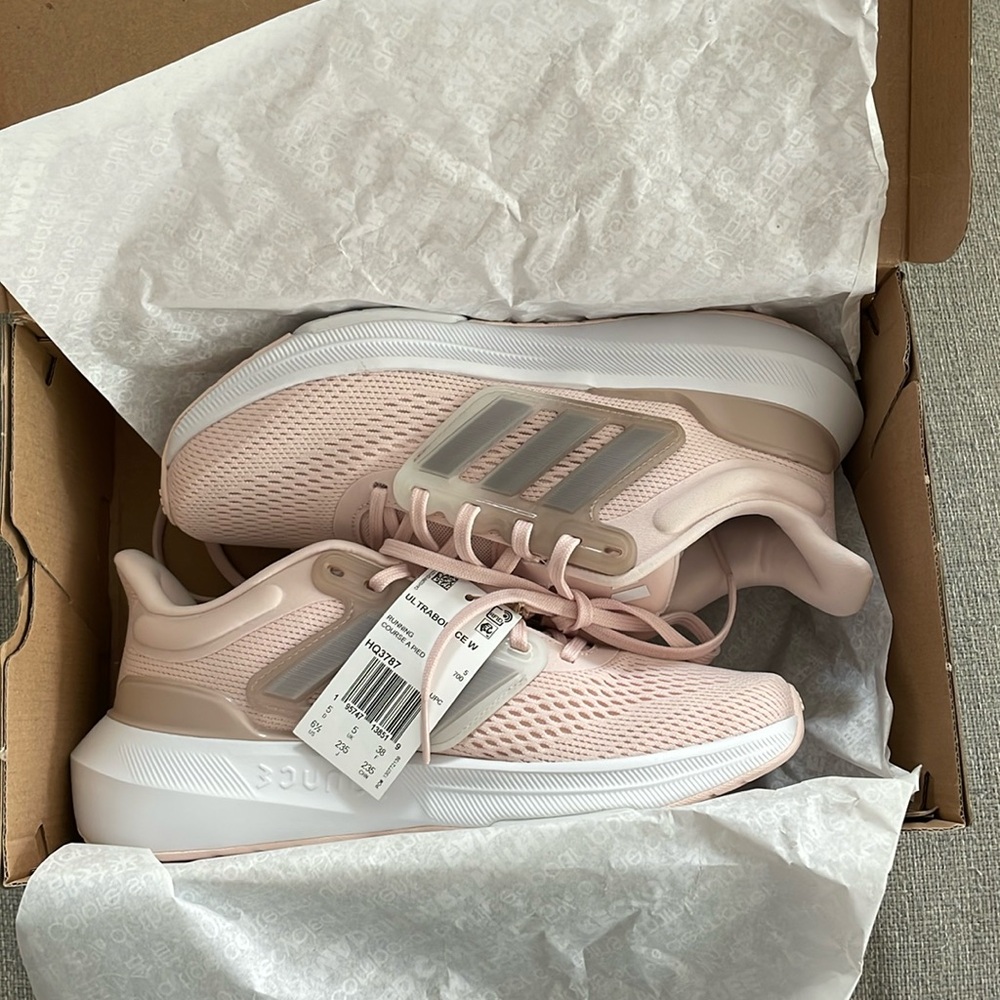 Women’s Adidas Ultrabounce Shoe